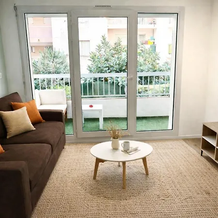 Cosy Avec Terrasse - A Deux Pas Et Tramway Direct *