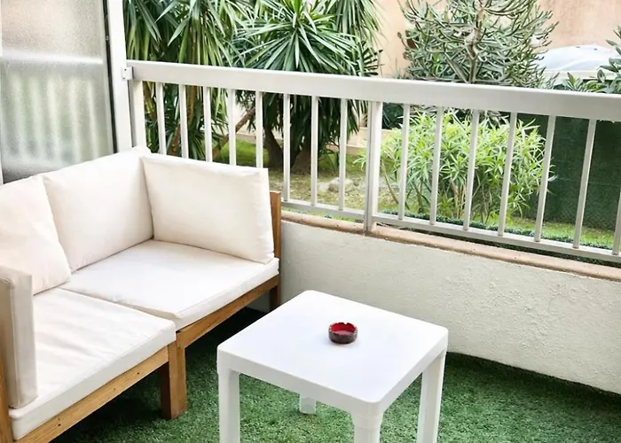 Cosy Avec Terrasse - A Deux Pas Et Tramway Direct